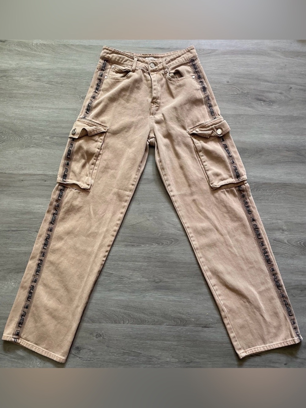 Forever 21 x FUBU 05 Cargo Pants Women’s Size S Khaki Y2K Street wear Collab